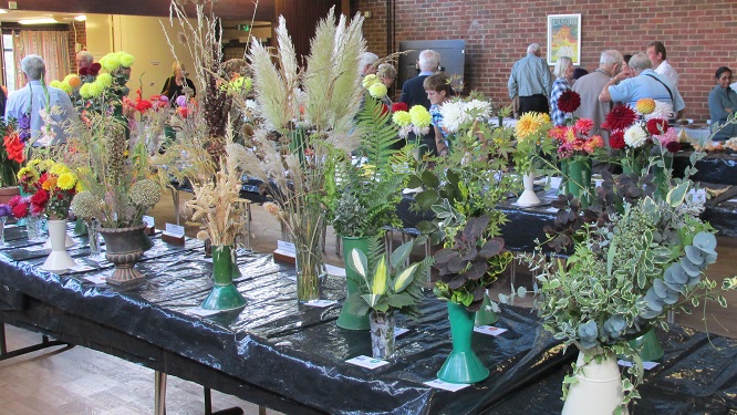 Displays of foliage and dry grasses